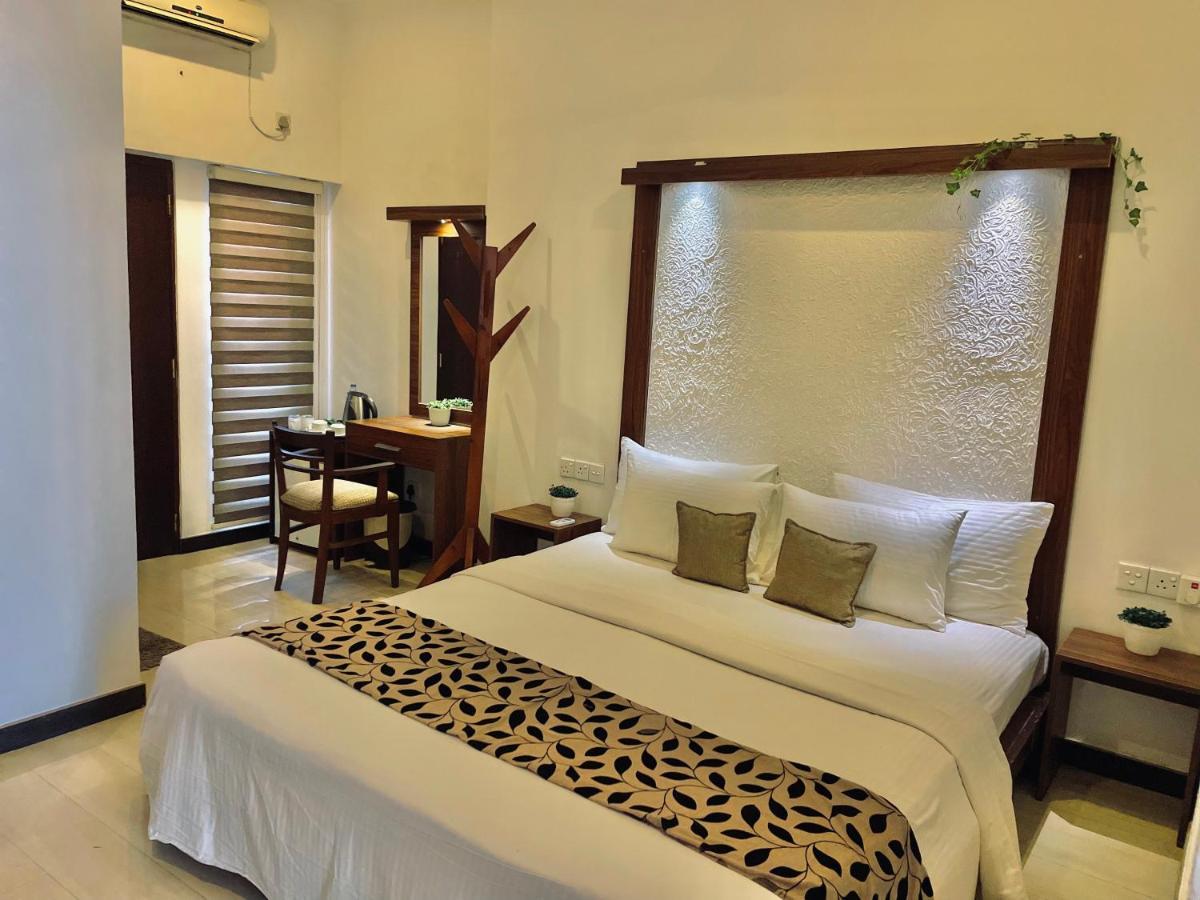 8 Plus Luxury Apartments Negombo Kültér fotó